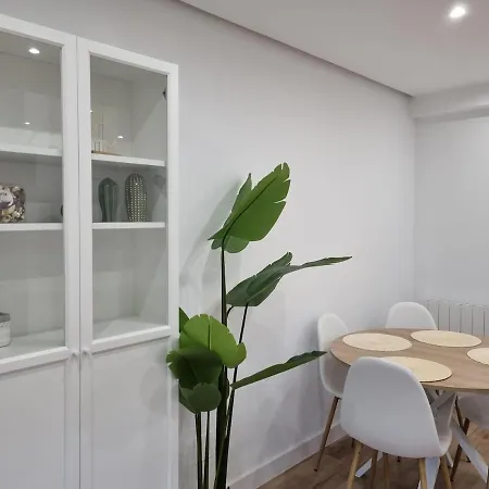 R2R - Apartamento Moderno Con Vistas Al Mar - C01A01 *